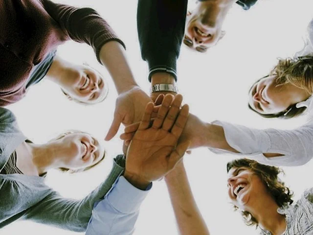 چه چیزی اعضای تیم شما را متحد میکند؟ تنها زنگ تفریح کافی نیست